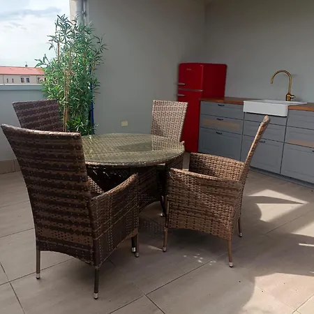 The Terrace On The - With Pool * Peschiera del Garda