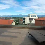 The Terrace On The - With Pool Daire Peschiera del Garda